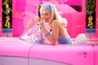Siêu phẩm mùa hè của đạo diễn Greta Gerwig “Barbie” tung teaser đầy ấn tượng: Margot Robbie xinh đẹp tựa búp bê, Ryan Gosling hào hoa khác lạ