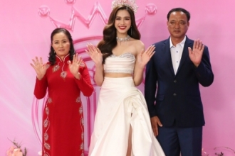 Thảm đỏ chung kết Hoa hậu Việt Nam: Đỗ Hà sang chảnh, Đoàn Thiên Ân - Lương Thùy Linh cùng dàn mỹ nhân "chặt chém"