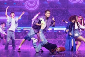 Bất ngờ Hồng Nhung múa ba lê, nhảy hiphop; Thu Phương mang trăn lên sân khấu diễn
