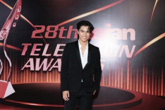 Ohm Pawat điển trai trên thảm đỏ Asian Television Awards (ATA) lần thứ 28